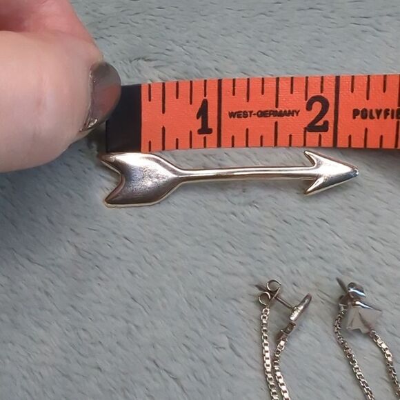 Vintage 90's Silvertone Arrow Brooche and Pierced Earrings - Picture 6 of 7